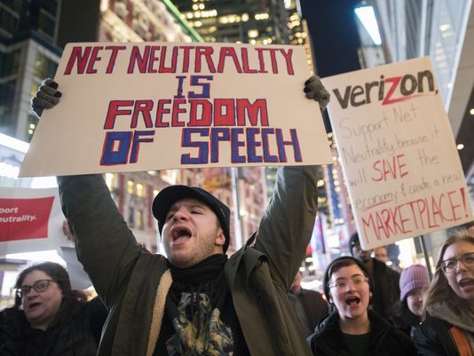 636486979917738548-AP-APTOPIX-NET-NEUTRALITY-RALLY-95881133