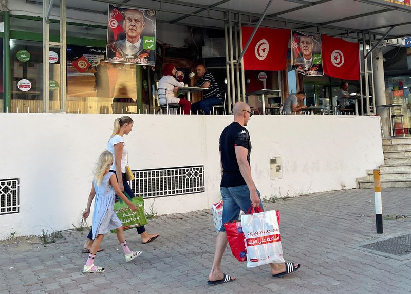Factbox-Signs of a Tunisian economy in trouble