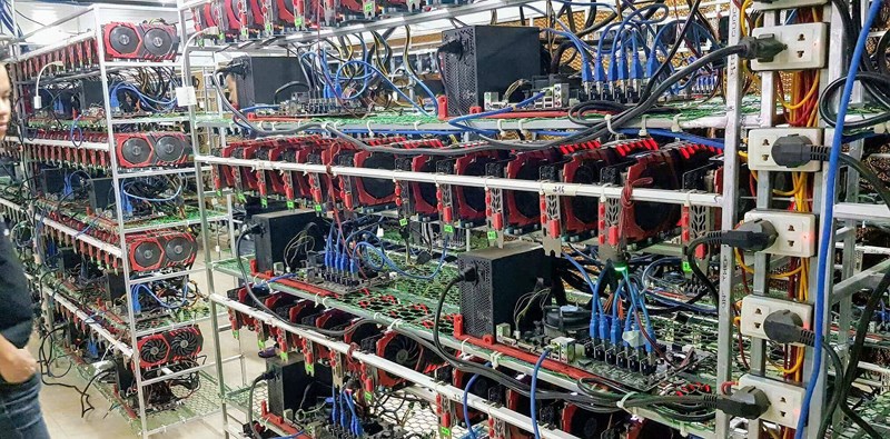 Đầu năm, người Việt mua gần 8.000 trâu cày Bitcoin - Ảnh 1.