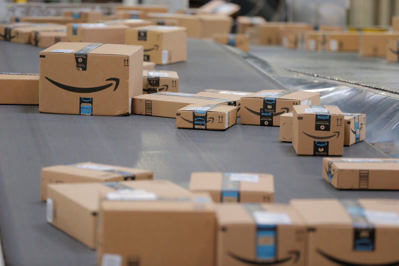 Cardboard Boxes Pile Up as Inflation Dents Online Spending