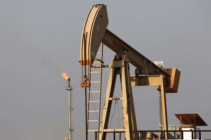 Oil mixed as U.S. gasoline demand rebounds but recessionary fears loom