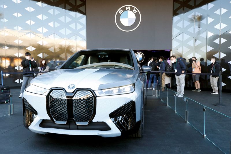 BMW sees full-year drop in output amid volatile second half