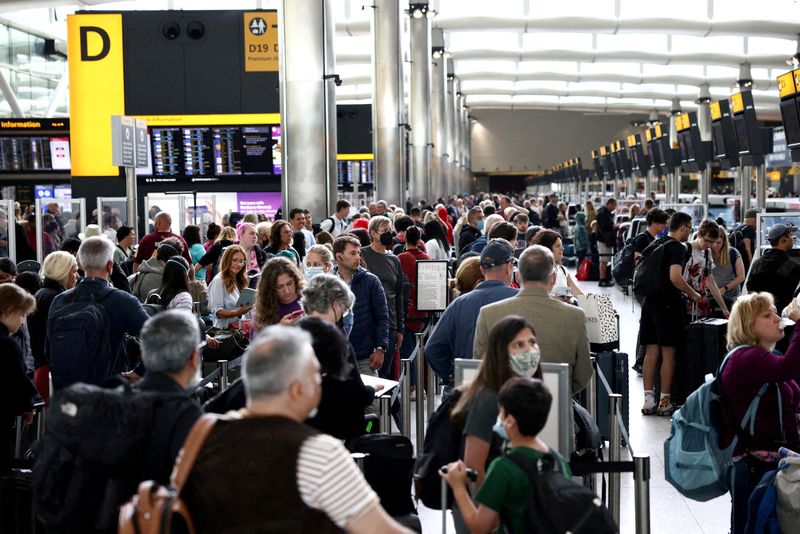 Heathrow Airport to extend limit on flights till October