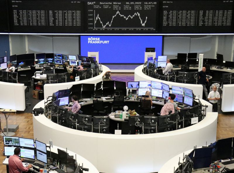 European shares fall as miners tumble on weak China demand