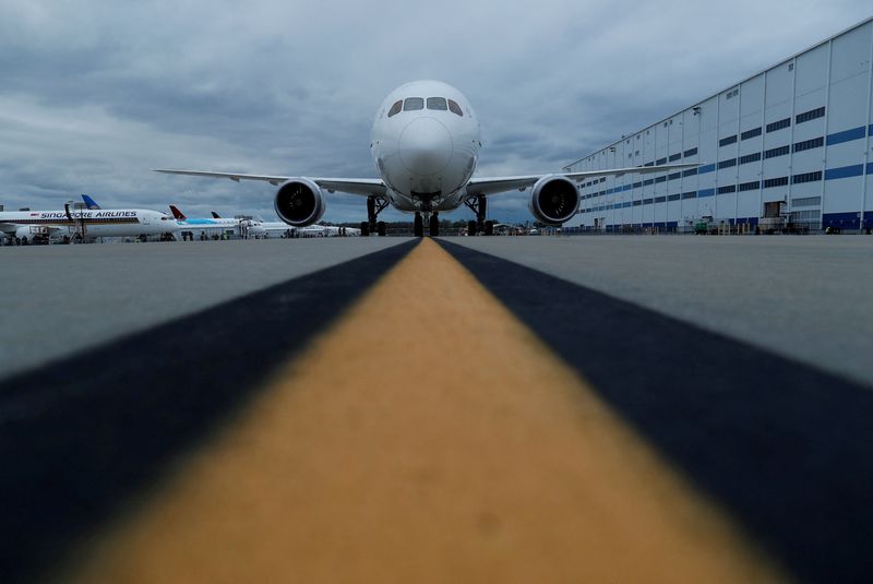 U.S. FAA moves to protect safety employees from planemaker interference