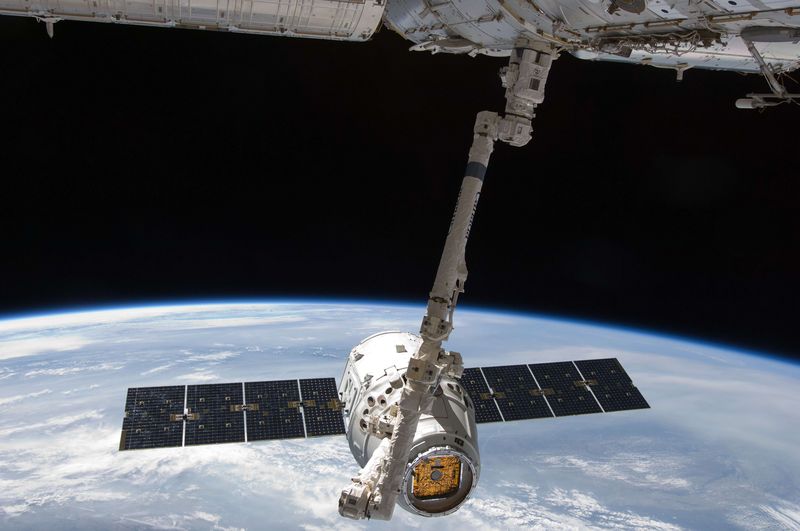 SpaceX CEO Elon Musk: 'We’ve Had Some Promising Conversations with Apple'