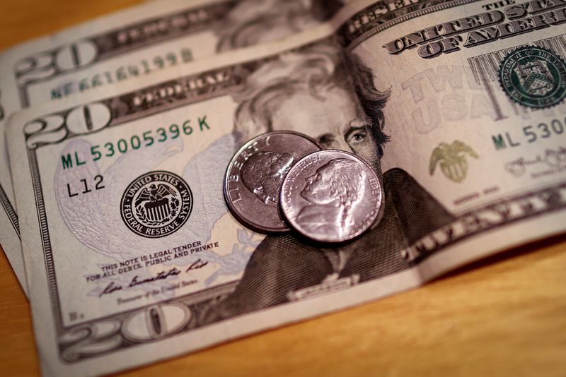 U.S. household wealth falls again in second quarter, Fed says