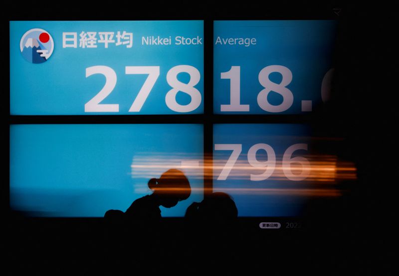 U.S. stocks slip while yields rise, Fed in focus