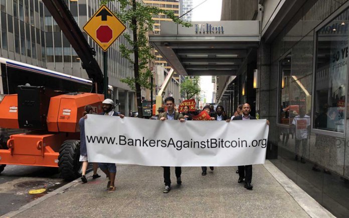 Cập nhật Consensus 2018: “Biểu tình” troll Bitcoin, Lamborghini chạy đầy đường, Blockchain vẫn là số 1