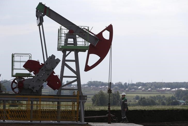 Oil Treads Water Amid Rate Hike Jitters, Demand Concerns