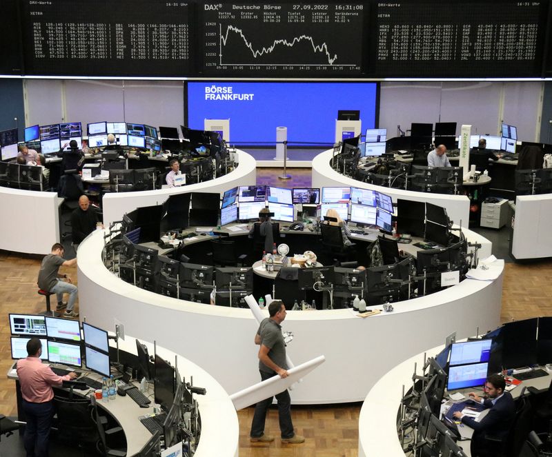 European stock index futures fall on mounting recession worries