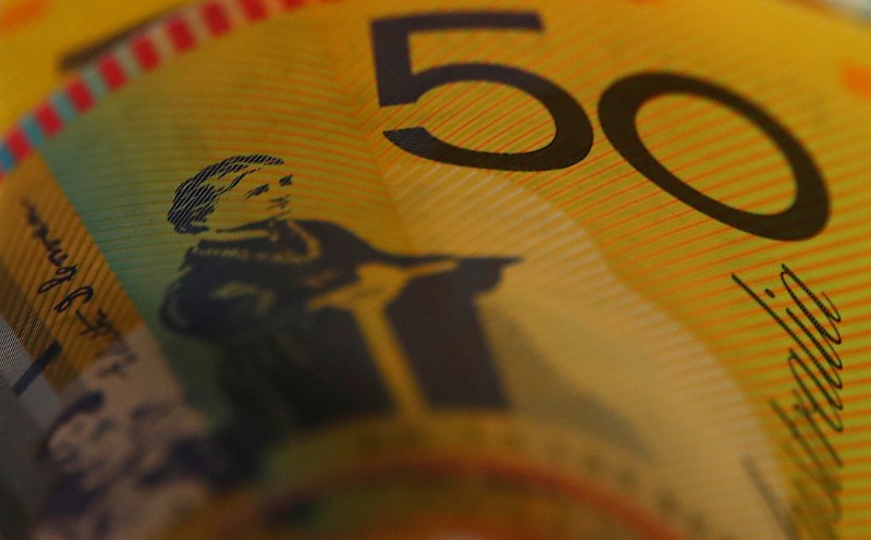 Australian Dollar Tumbles after RBA Disappoints, Asia FX Rises