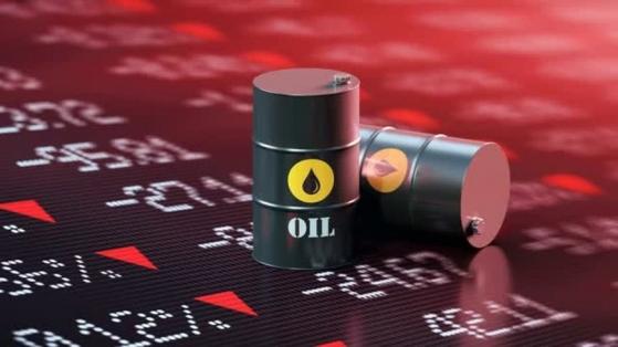 Giá xăng dầu hôm nay 26/10: Chìm trong sắc đỏ