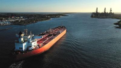 Mỹ xuất khẩu khối lượng dầu kỷ lục dù nhiên liệu trong nước đang căng thẳng