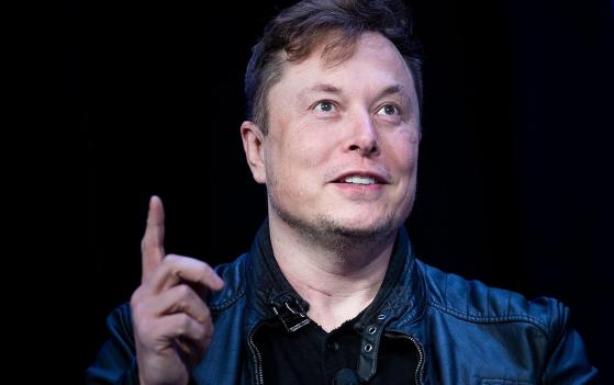 Elon Musk yêu cầu lập trình viên Twitter in code ra giấy để đích thân rà soát