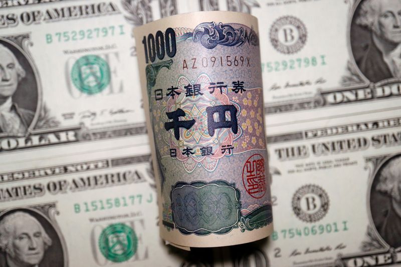 Dự trữ ngoại hối của Nhật Bản giảm tháng thứ ba