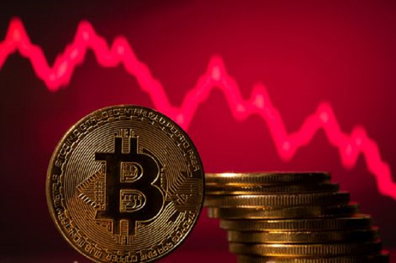 Bitcoin crashes below $16K, crypto in freefall as Binance-FTX deal fails