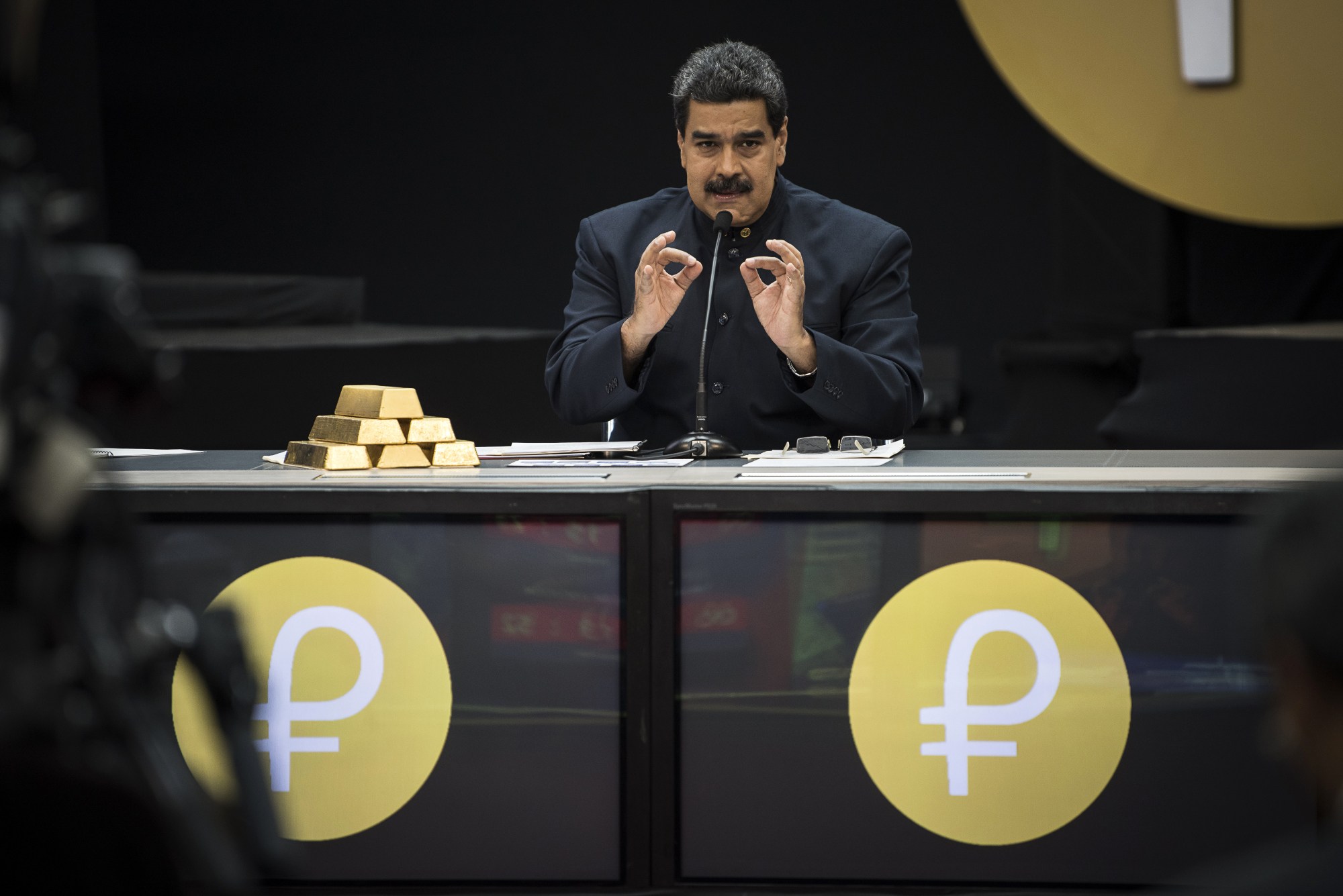 Tổng thống Maduro của Venezuela yêu cầu các ngân hàng trong nước sử dụng đồng Petro