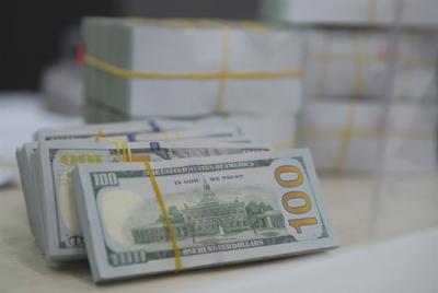 Sự chuyển dịch của dòng tiền và quyết tâm chống đô la hóa