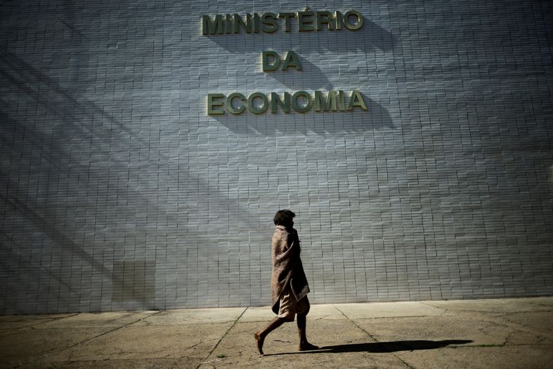 Brazil government improves primary budget surplus forecast for $4 billion in 2022