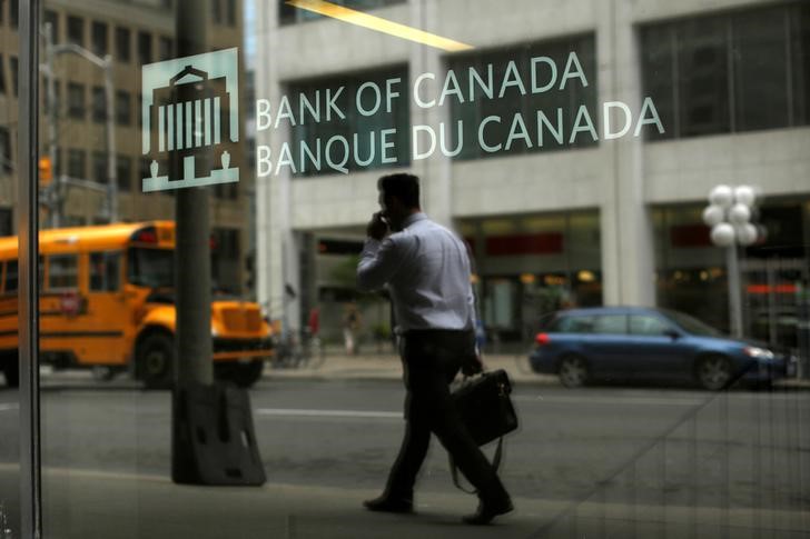 Lãi suất cao đang tác động đến kinh tế Canada; Lo lắng nhà ở và nợ nần