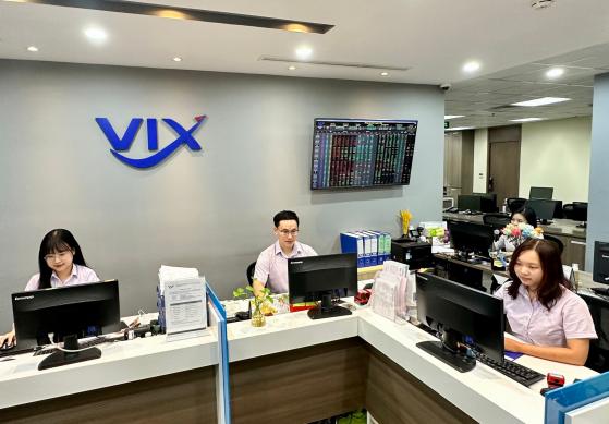 Lý do Ông Nguyễn Văn Tuấn đăng kí bán toàn bộ cổ phần tại Chứng khoán VIX