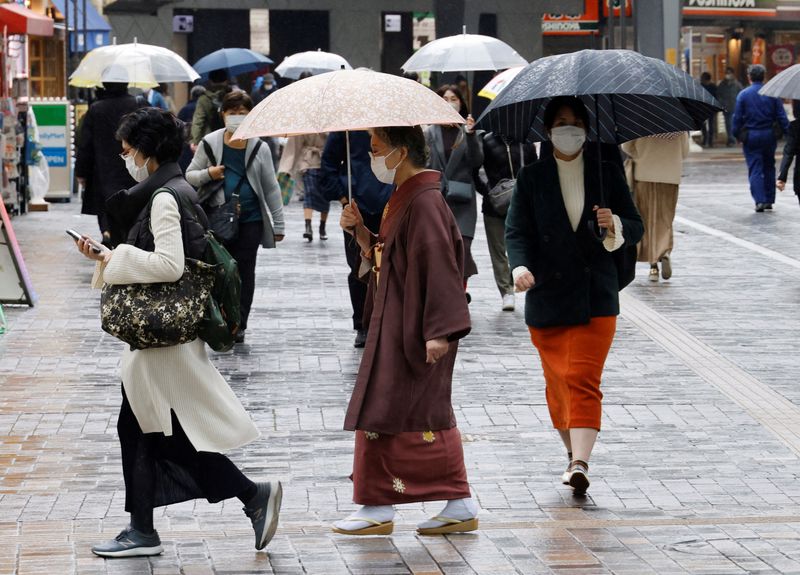 Japan proposes expanding tax-free investment scheme for savers