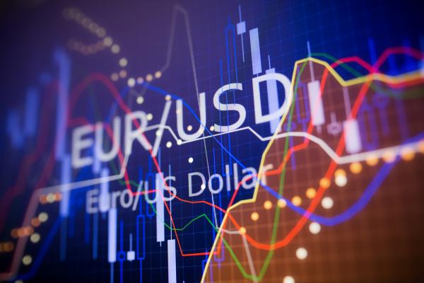 EUR/USD down, analysts warn of potential December correction