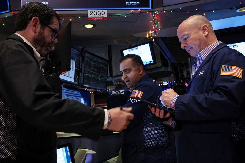 S&P 500 rebounds as investors take rate hike cues from jobless claims rise