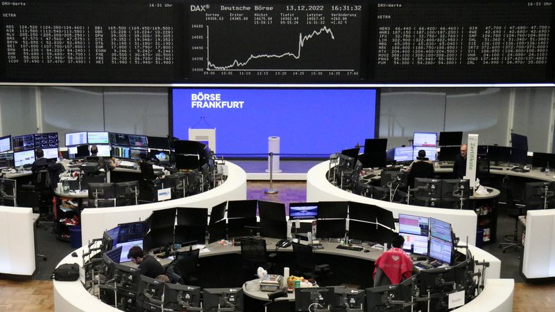 European shares fall on growth worries ahead of Fed rate decision