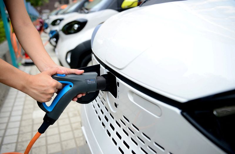 EV tax credit complexity pressures deadlines on U.S. Treasury rule-writing