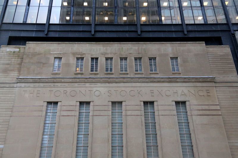 TSX extends weekly decline as higher interest rates weigh