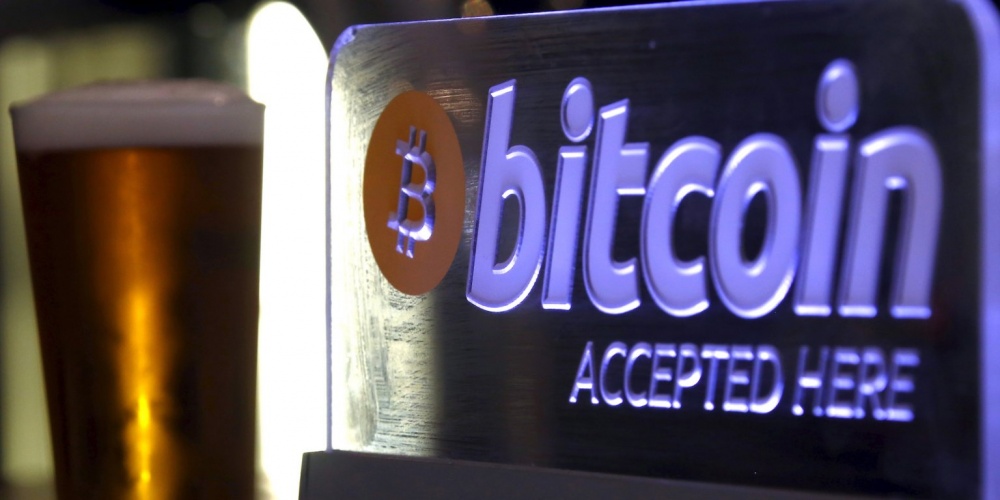 lich su dien ro cua mot bitcoin tron 10 tuoi