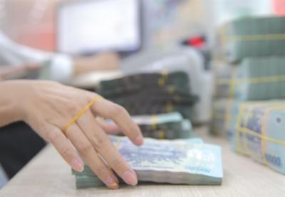 Vì sao nhiều ngân hàng giảm lãi suất cho vay?