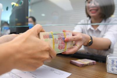 Quyết liệt với lãi suất
