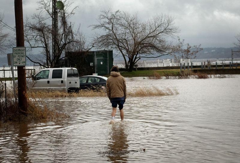 Factbox-Over 1.4 million without power in U.S. East Coast and Texas from winter storms