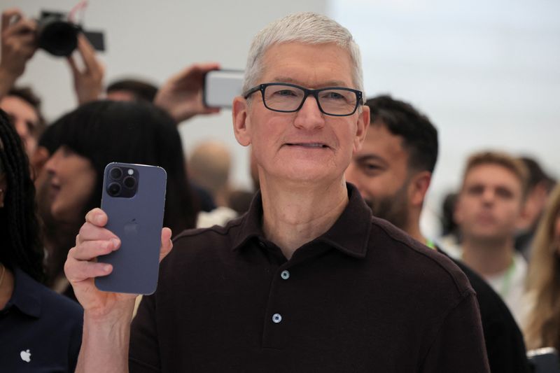 Apple CEO Cook conveyed app store curb concerns to Japan PM - Nikkei