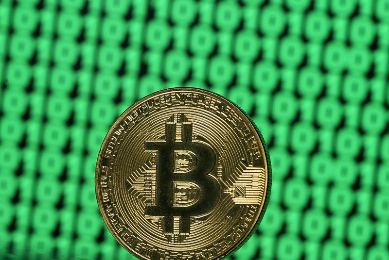 Bitcoin tăng lên 17K USD lần đầu tiên trong 3 tuần khi Fed có thể giảm đà thắt chặt
