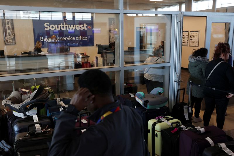 U.S. senators press Southwest to answer questions on holiday meltdown