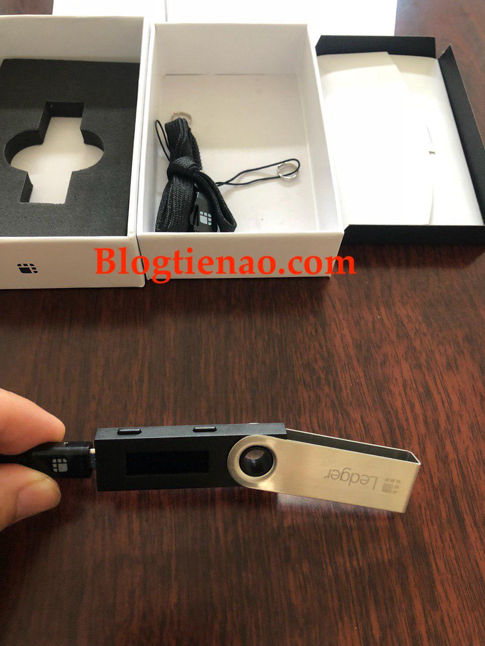 Ví lưu trữ bitcoin Ledger Nano S