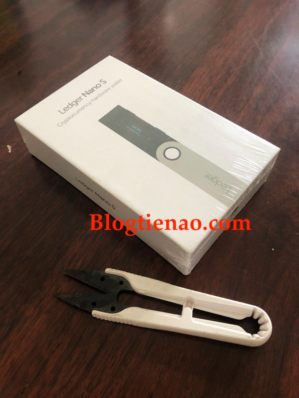 Ví lưu trữ bitcoin Ledger Nano S