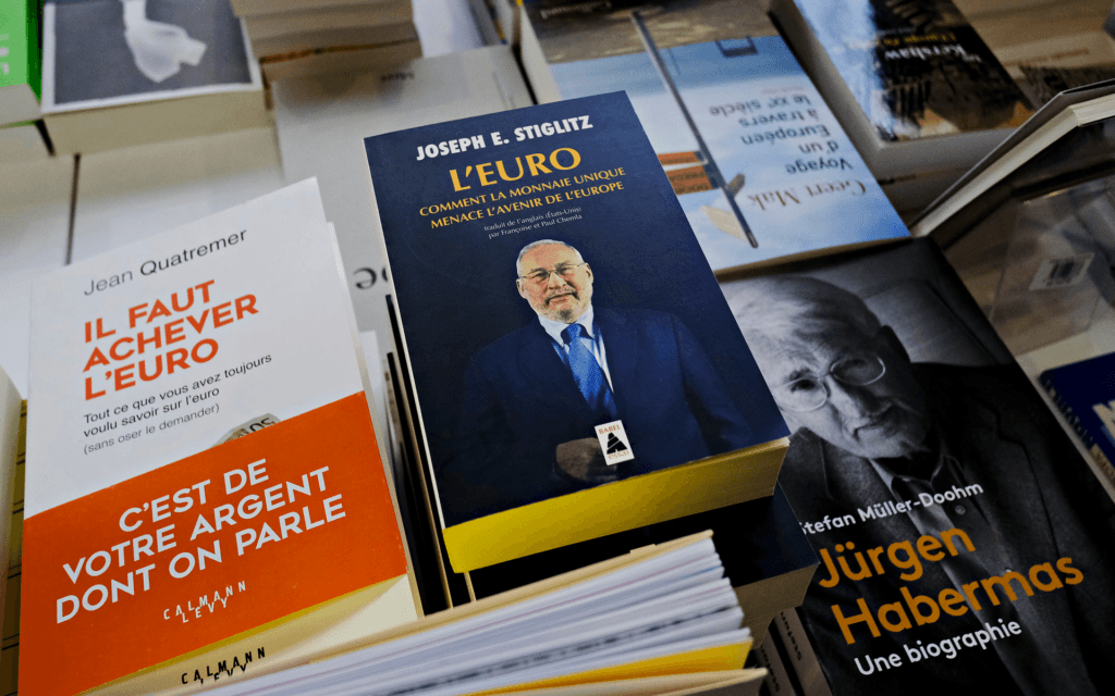 Nhà kinh tế học đạt giải Nobel Joseph Stiglitz: “Dẹp tiền điện tử đi cho tôi nhờ”