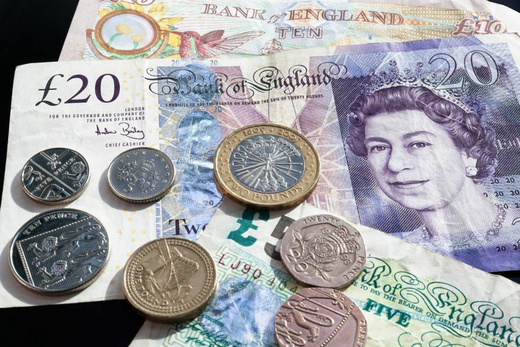 Binance thử nghiệm stablecoin mới neo giá vào bảng Anh