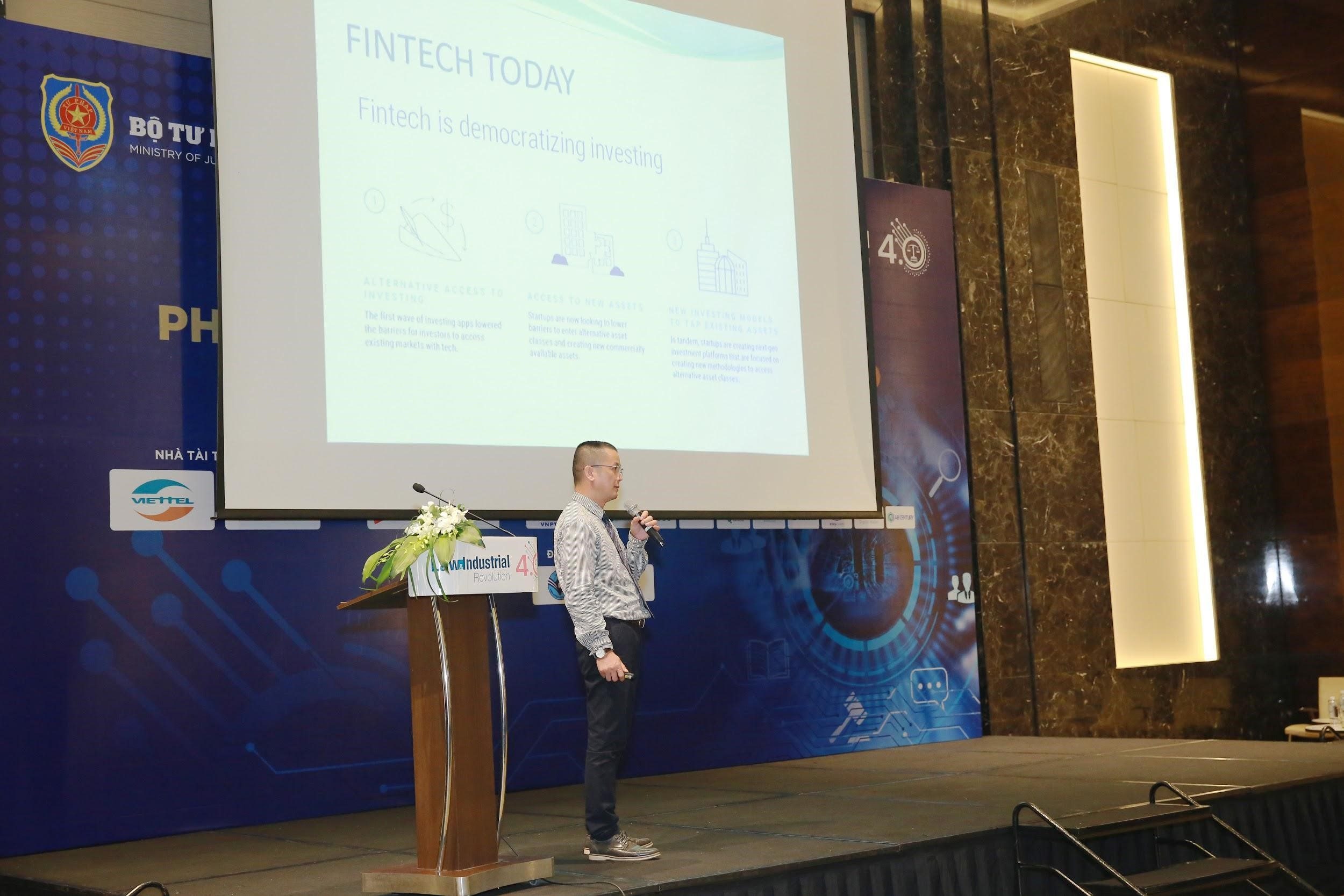 Ông Đăng Văn Phúc - Chuyên gia công nghệ trình bày về “Sandbox - Cơ chế quản lý thử nghiệm trong phạm vi hạn chế”
