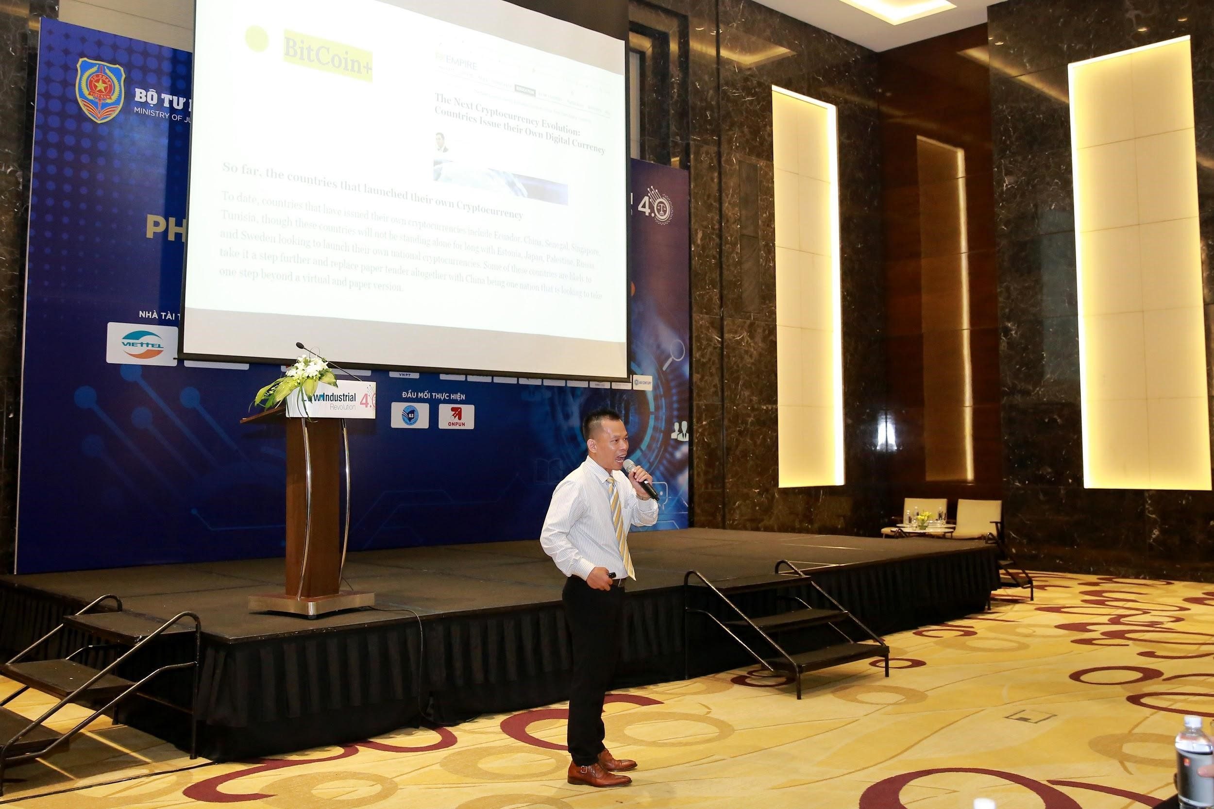 Ông Lê Huy Hòa - Chuyên viên nghiên cứu phát triển CNTT với bài tham luận “Facebook’s Libra Cryptocurrency” 
