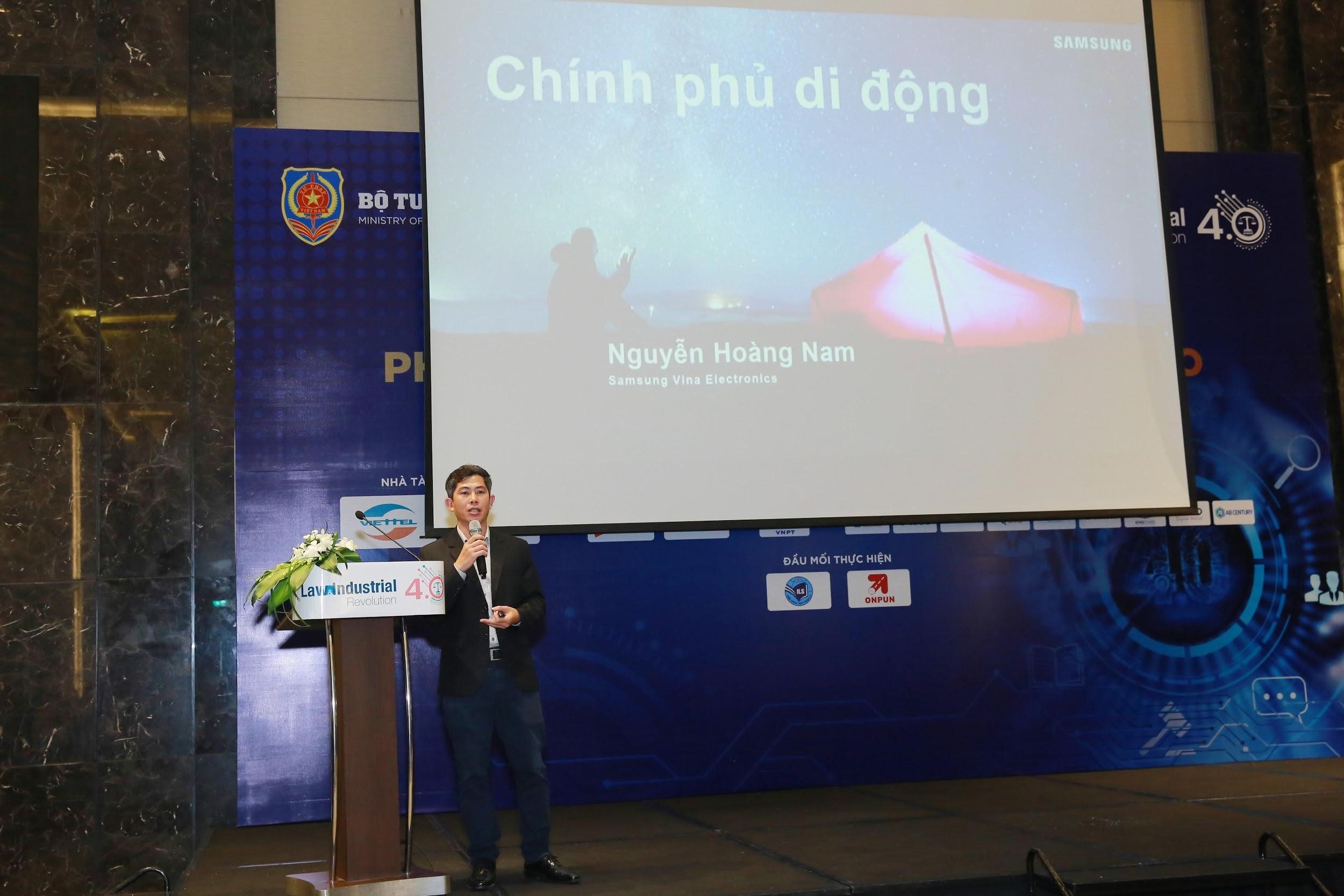 Đại diện phía Samsung Việt Nam - anh Nguyễn Hoàng Nam với phần chia sẻ về Knox Platform - một nền tảng bảo mật trên di động của Samsung dành cho doanh nghiệp