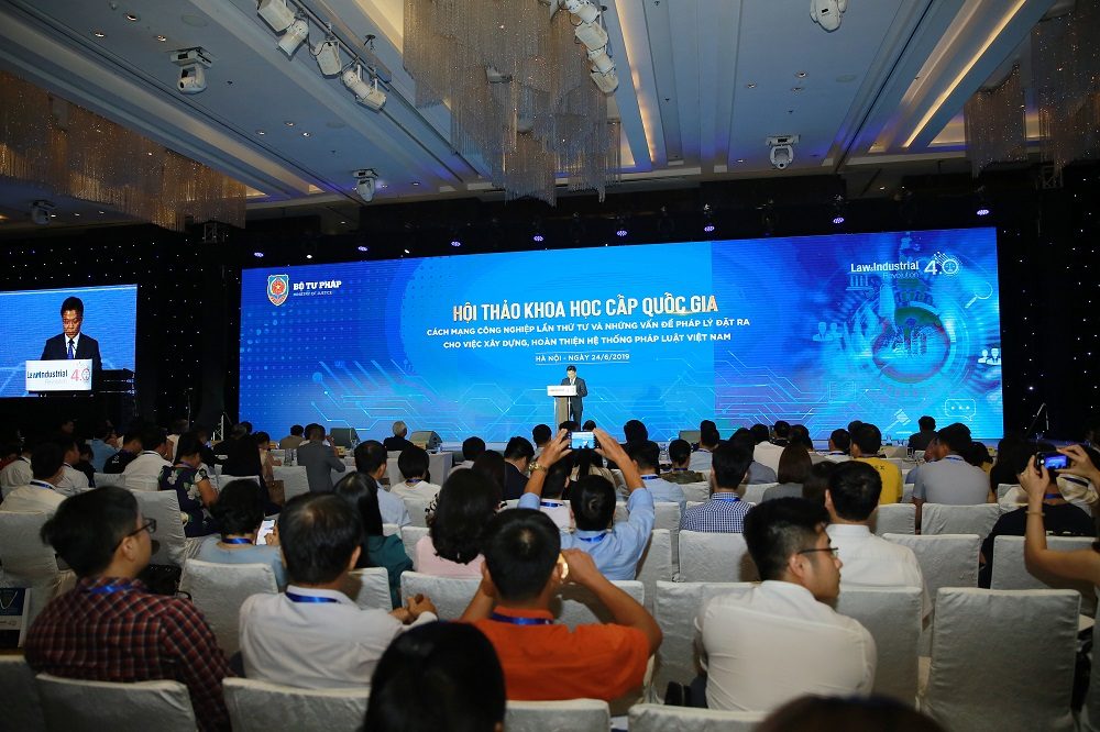 Hội thảo có sự góp mặt của nhiều doanh nghiệp và startup, báo chí trong nước, các chuyên gia đầu ngành trong lĩnh vực pháp lý và công nghệ blockchain.