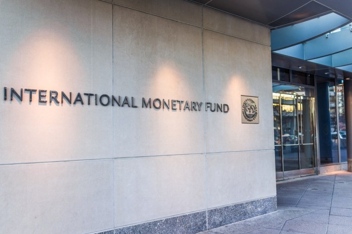 bitcoin-news.vn-IMF-international-monetary-fund-chia-se-tien-dien-tu-co-the-se-vuot-mat-ngan-hang-tiendientu-com
