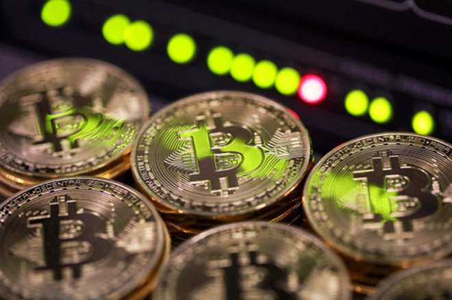 Giá Bitcoin tăng theo giá vàng /// Bloomberg