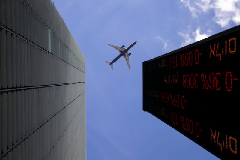 Israel stocks lower at close of trade; TA 35 down 0.32%